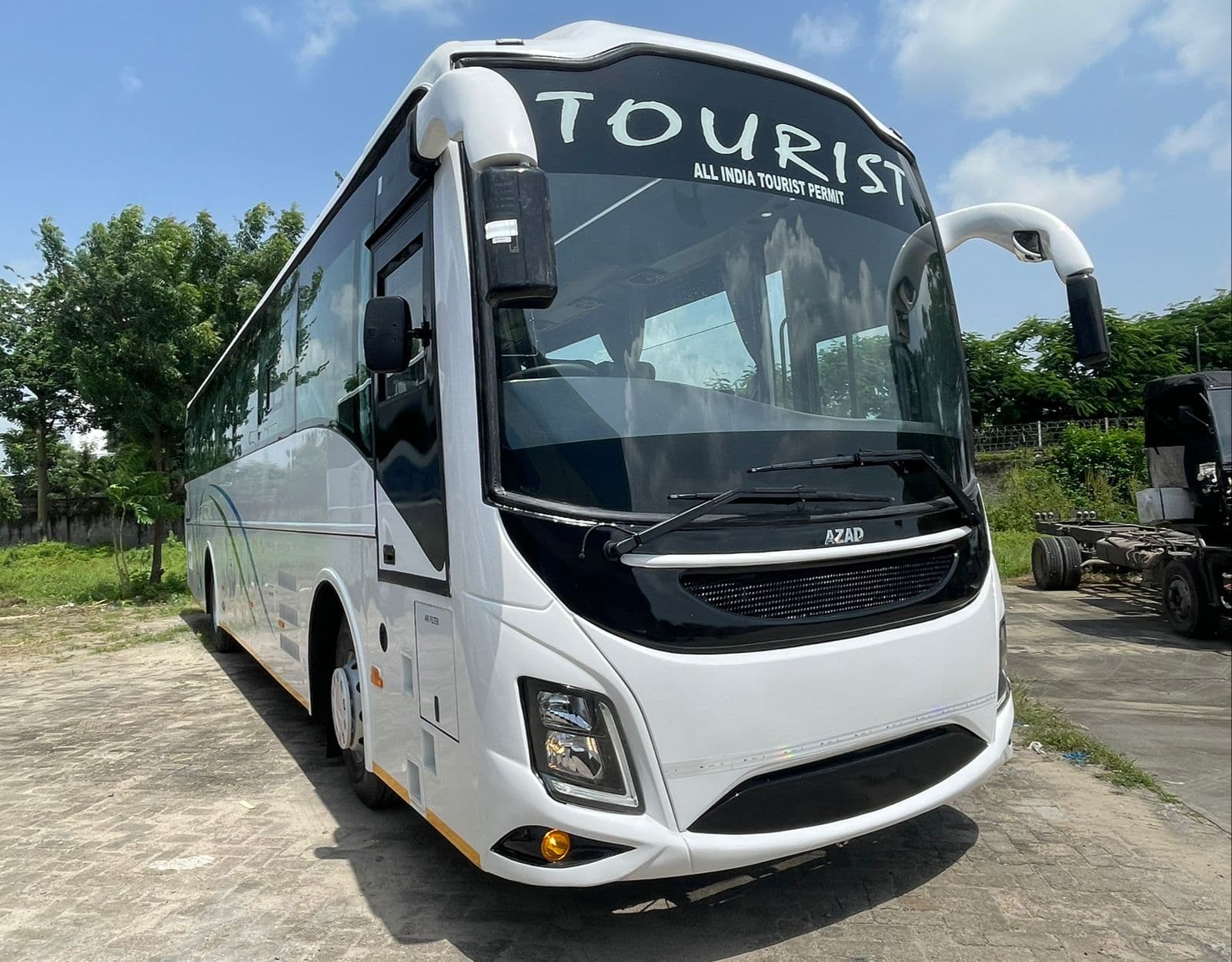 Luxury Bus (49 Seater) view 2